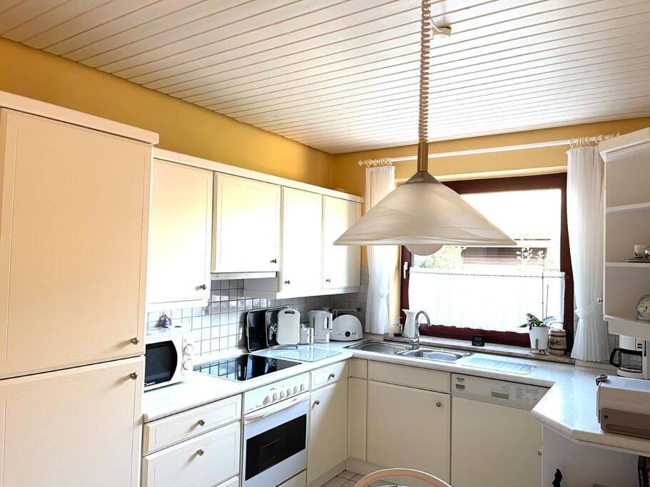 Ferienwohnung Leuchtbergblick Mit Terrasse Und Pkw Stellplatz เอชเวเกอ ภายนอก รูปภาพ