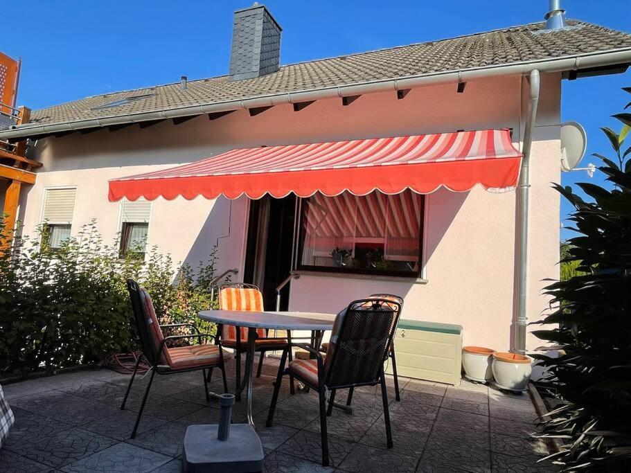 Ferienwohnung Leuchtbergblick Mit Terrasse Und Pkw Stellplatz เอชเวเกอ ภายนอก รูปภาพ